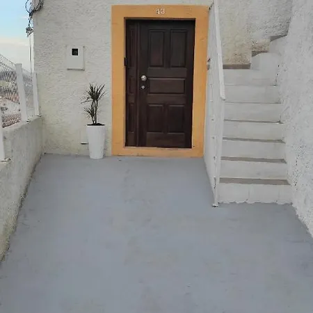 Lemon Tree House - Courtyard Garden With Views *