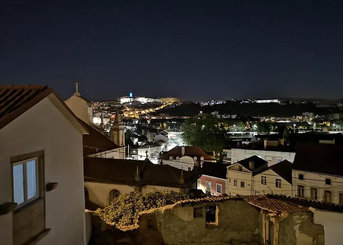 Lemon Tree House - Courtyard Garden With Views
