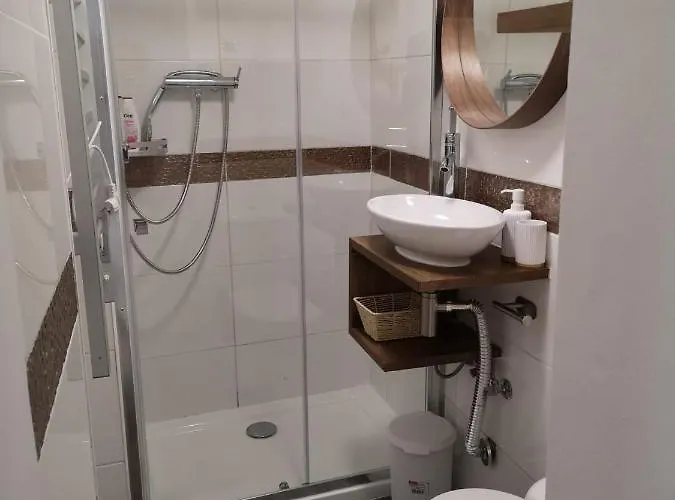 Lemon Tree House - Courtyard Garden With Views アパート *