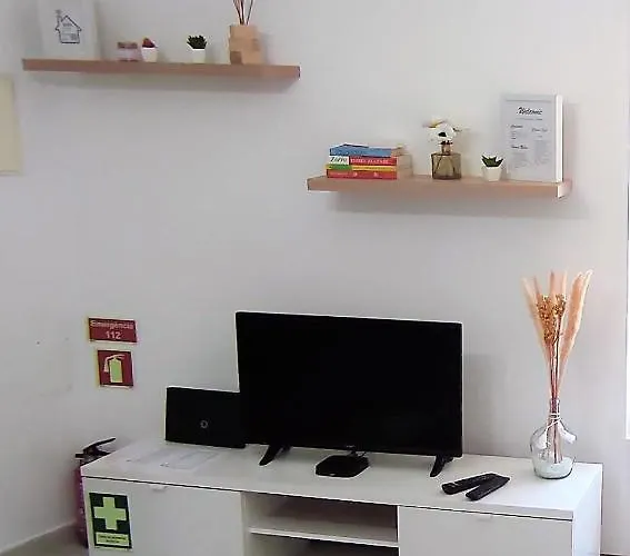 Lemon Tree House - Courtyard Garden With Views アパート *