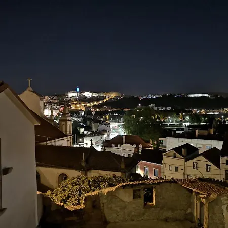 Lemon Tree House - Courtyard Garden With Views