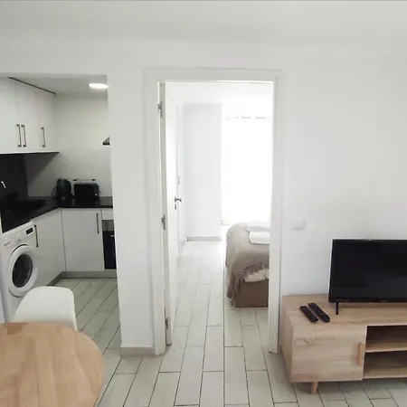 Lemon Tree House - Courtyard Garden With Views *