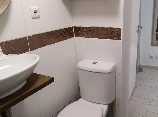 Lemon Tree House - Courtyard Garden With Views Appartement