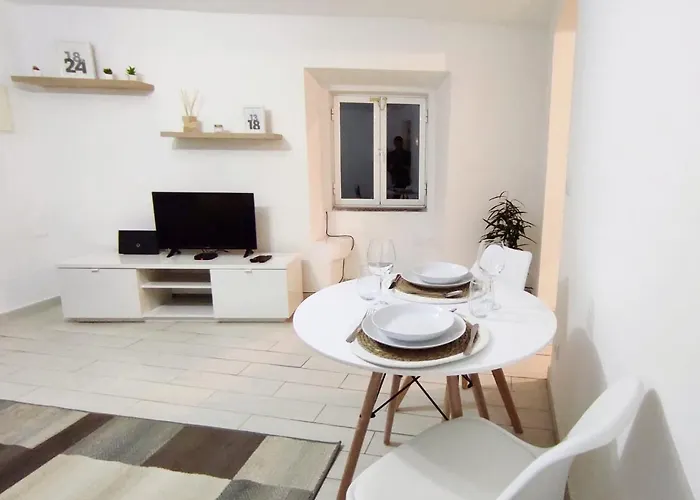 Lemon Tree House - Courtyard Garden With Views Appartement *